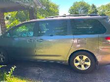 2014 Toyota Sienna LE - 8 Seater