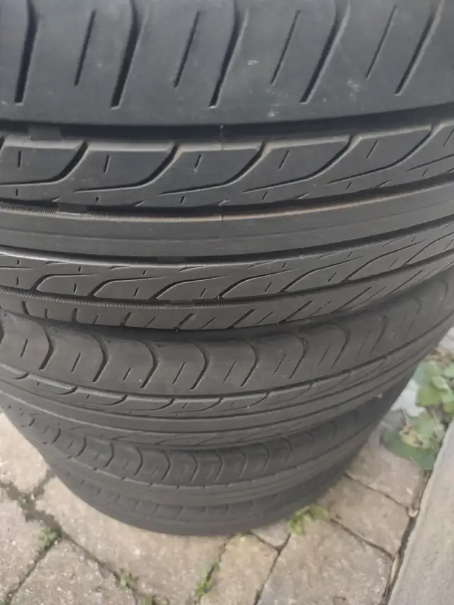 195-65R15x4 pneus été Ultra Tour, tres bon état