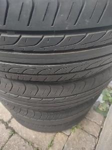 195-65R15x4 pneus été Ultra Tour, tres bon état