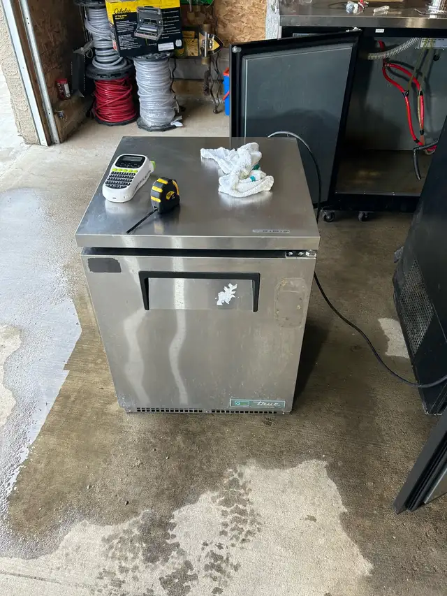 commercial fridge (under counter)