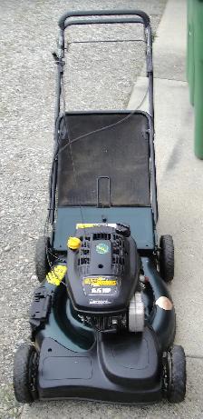 YARDWORKS REAR BAG SELF PROPELLED GAS LAWNMOWER - Photo 3