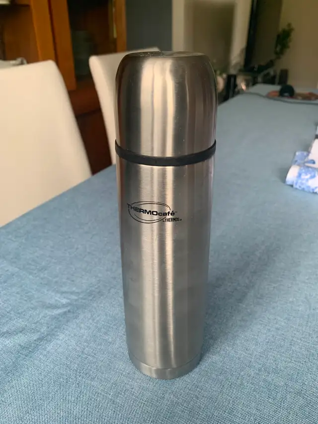 Thermos Stainless Steel Vacuum Insulated Bottle