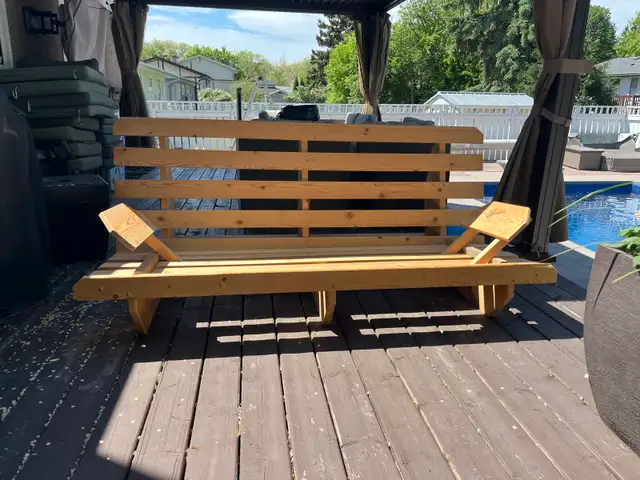 Futon frame