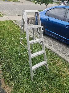 Aluminum Step Ladder NO plastic