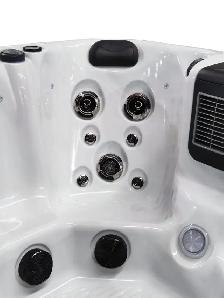 VEGA HOT TUB FOR SALE - Photo 4
