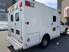 2002 F350 4x4 Ambulance - Photo 5