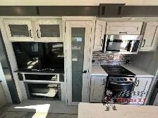 2022 Keystone RV Montana High Country 331RL - Photo 10