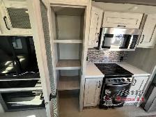 2022 Keystone RV Montana High Country 331RL - Photo 11
