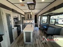 2022 Keystone RV Montana High Country 331RL - Photo 15