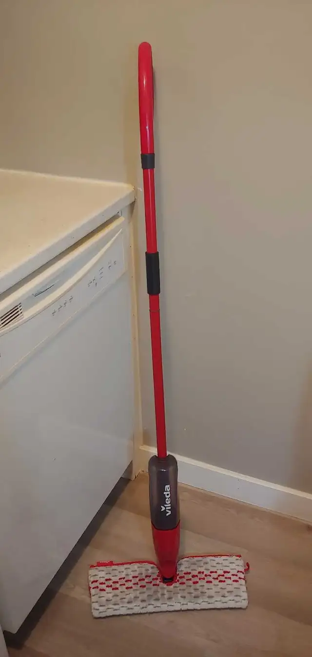 Vileda ProMist Max Microfibre Spray Mop
