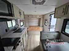 2025 Shasta RVs Compact 18FQ - Photo 17