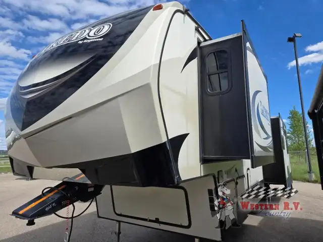 2017 Keystone RV Laredo 325RL