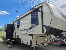 2017 Keystone RV Laredo 325RL - Photo 2