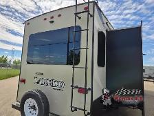 2017 Keystone RV Laredo 325RL - Photo 3