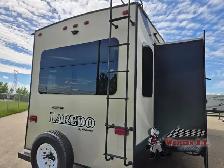 2017 Keystone RV Laredo 325RL - Photo 4