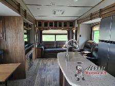 2017 Keystone RV Laredo 325RL - Photo 8