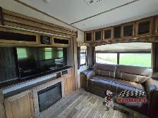 2017 Keystone RV Laredo 325RL - Photo 16