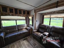 2017 Keystone RV Laredo 325RL - Photo 17