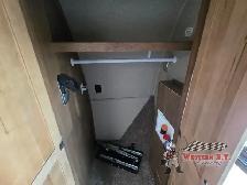 2017 Keystone RV Laredo 325RL - Photo 26