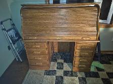 Beautiful oak rolltop desk