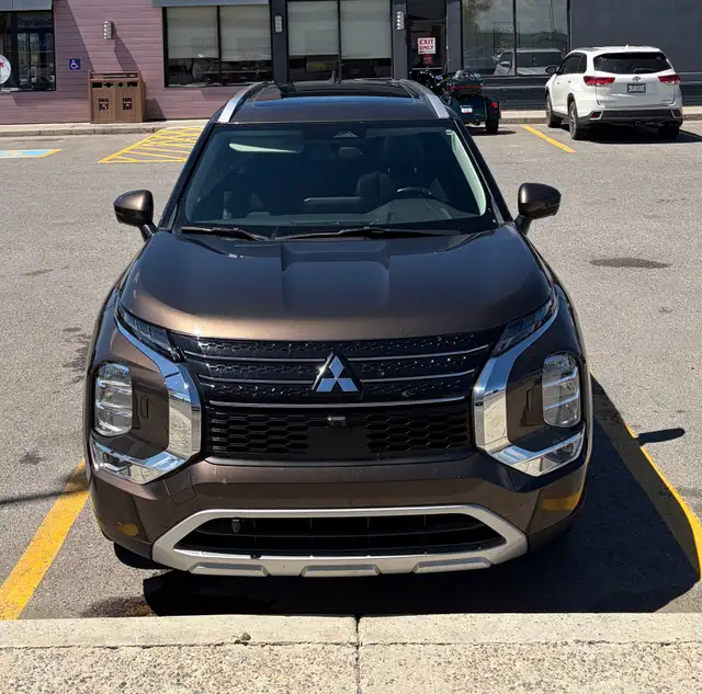 2022 Mitsubishi Outlander LE