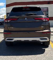 2022 Mitsubishi Outlander LE - Photo 2