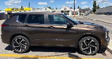 2022 Mitsubishi Outlander LE - Photo 3