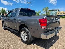 2014 Nissan Titan SV - 4WD Crew Cab - Camera - CLEAN CAR FAX - Photo 3