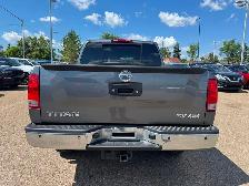 2014 Nissan Titan SV - 4WD Crew Cab - Camera - CLEAN CAR FAX - Photo 4