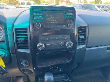 2014 Nissan Titan SV - 4WD Crew Cab - Camera - CLEAN CAR FAX - Photo 14