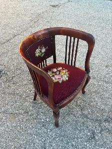 Free delivery used Vintage Accent Chair - Photo 2