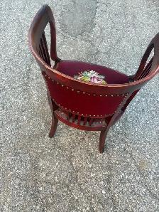 Free delivery used Vintage Accent Chair - Photo 6