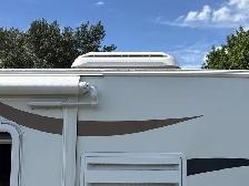 2018 Westland 80W SL Truck Camper - Photo 12