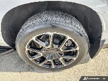 2024 Chevrolet Suburban RST | LEATHER SEATS | PANO-ROOF - Photo 19
