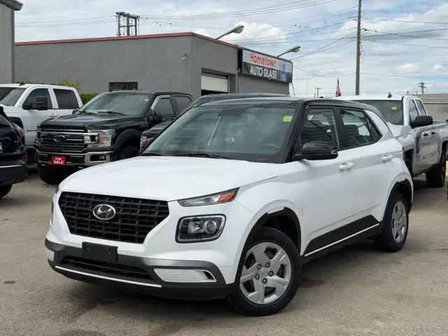 2021 Hyundai Venue Essential IVT w/Two-Tone