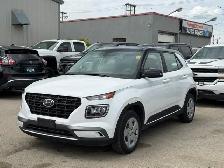 2021 Hyundai Venue Essential IVT w/Two-Tone - Photo 2