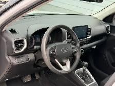 2021 Hyundai Venue Essential IVT w/Two-Tone - Photo 5