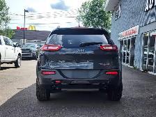 2016 Jeep Cherokee 4WD 4dr Trailhawk - Photo 4