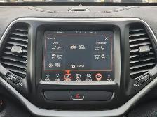 2016 Jeep Cherokee 4WD 4dr Trailhawk - Photo 19