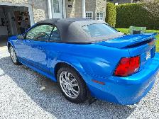 Mustang 2000 bleu, en super etat. - Photo 3