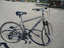 SCHWINN - Hydra, Hybrid Bike