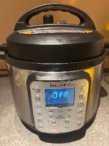 Instant Pot Cooker - Photo 2