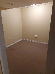 One bedroom basement is available for rent - Photo 4