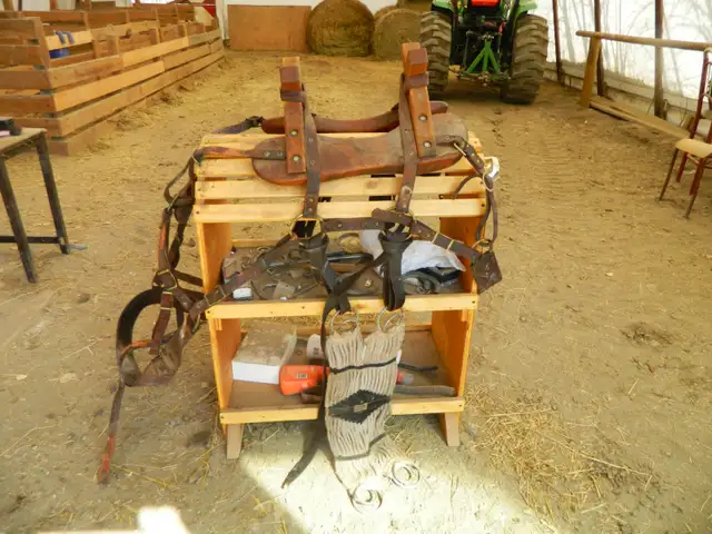 Pack saddle