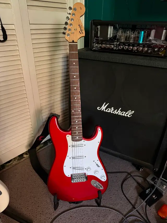 2 Fender Squire Strat