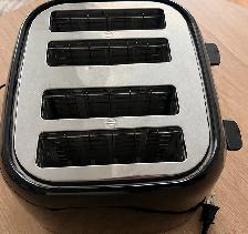 Black and Decker 4 Slice Toaster - Photo 2