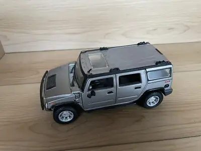 Hummer H2 SUV Special Edition 1:27 Scale Die-Cast Car