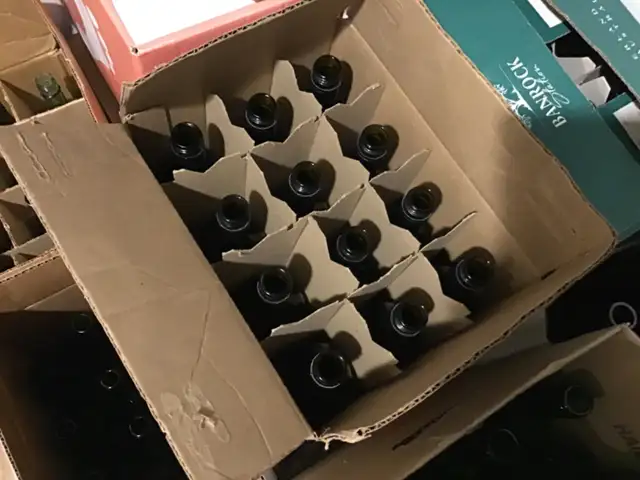 CLEAN WINE BOTTLES
