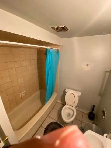 AVAILABLE ROOM FOR RENT MACLAUGHLIN AND STEELS BARAMPTON - Photo 5