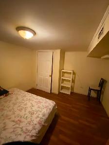 AVAILABLE ROOM FOR RENT MACLAUGHLIN AND STEELS BARAMPTON - Photo 6